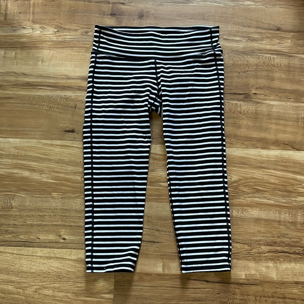 Athleta leggings size medium.